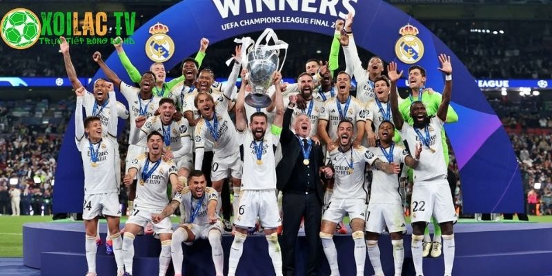 Real Madrid: Khám Phá Đế Chế Bóng Đá Vĩ Đại Nhất Hành Tinh 4 Câu lạc bộ bóng đá Real Madrid